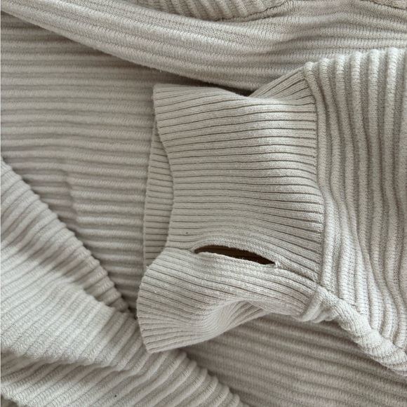 2 aerie Ribbed Hoodies in Cream and Black - Picture 5 of 10